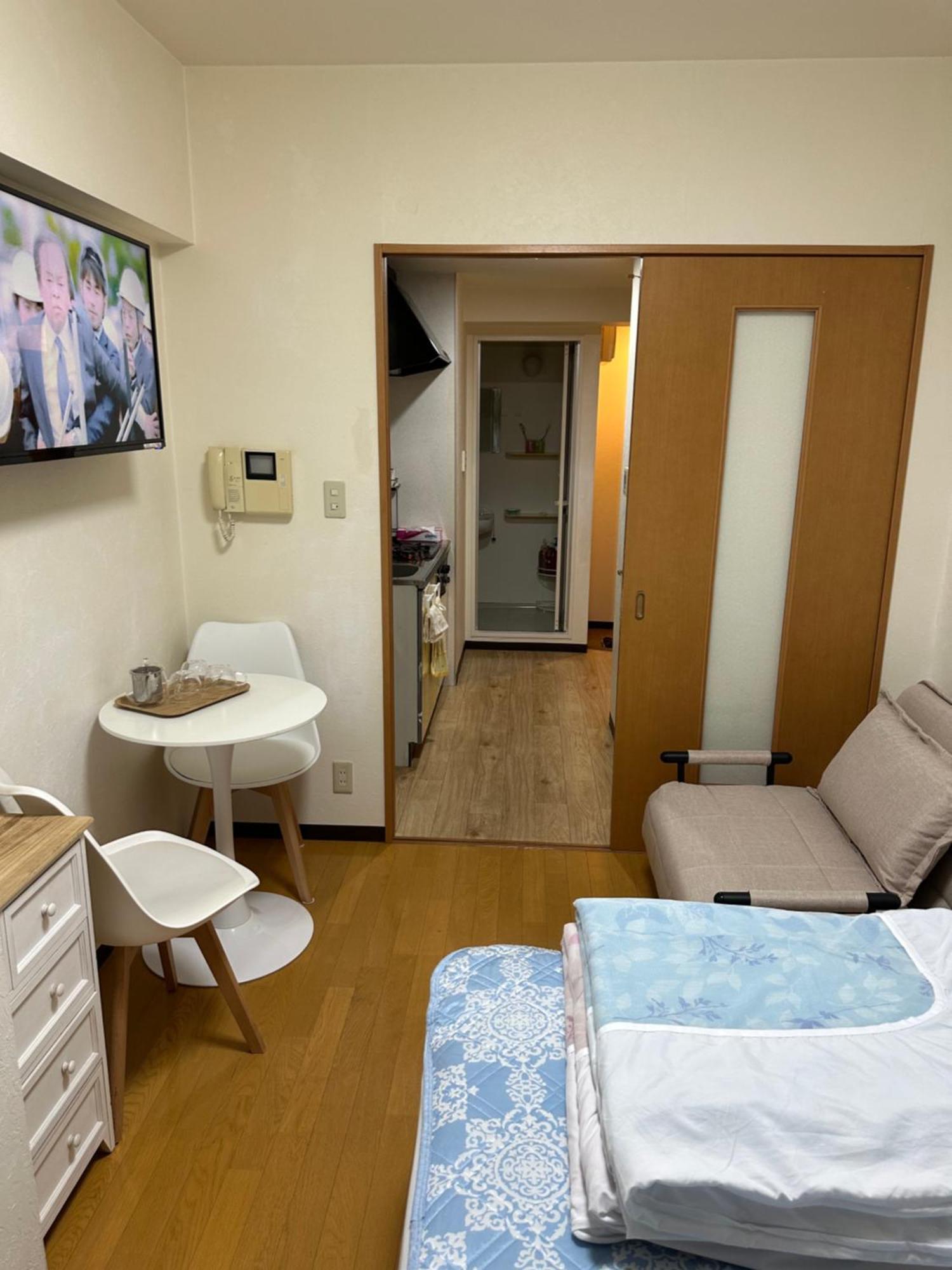 新宿安靜の家-A Quiet Home In Shinjuku - A 26 Square Meter Double Bed Room That Feels Like Home โตเกียว ภายนอก รูปภาพ